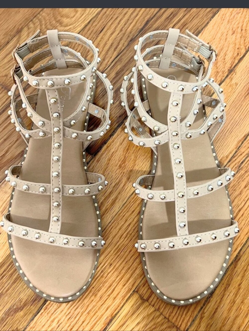 Steve Madden Beige Round Studded Gladiator Sandals Size 8